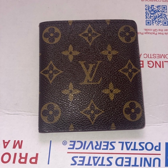 Vintage Louis Vuitton monogram wallet - Picture 1 of 13